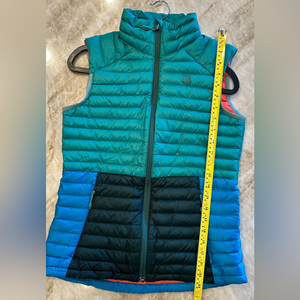 MEC Boundary Light Down Puffer Vest XS | Green & Blue Outdoor Insulated - Picture 8 of 8